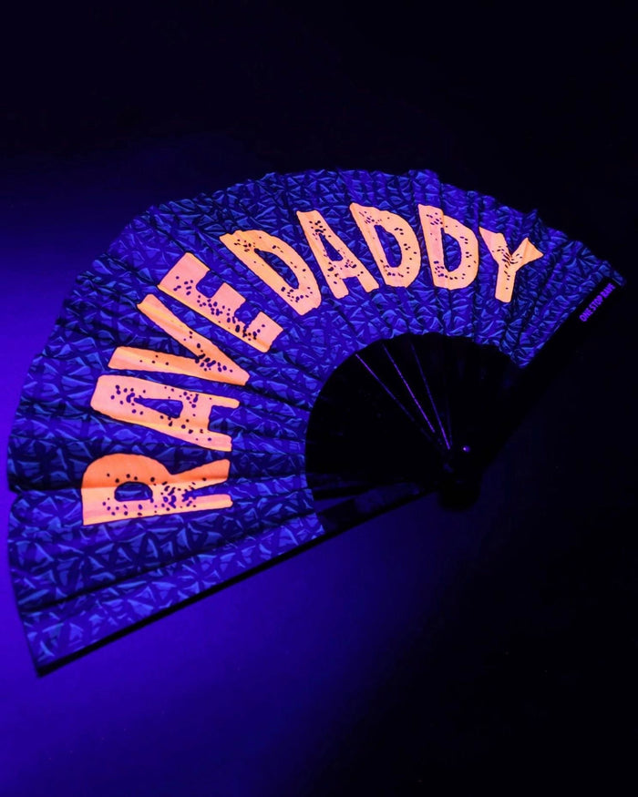 Rave Daddy hand fan UV glow detail under UV-light